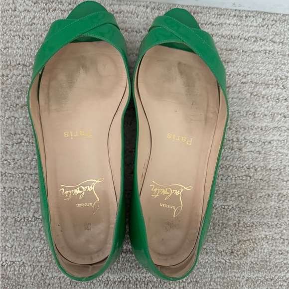 Christian Louboutin Green flat open toe sandals - Picture 2 of 7